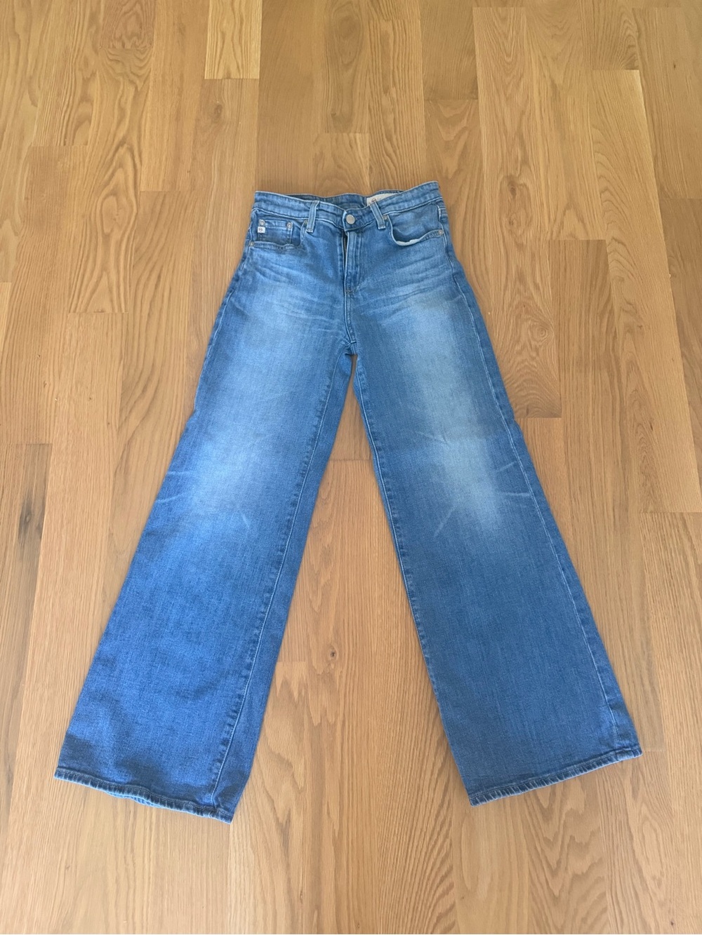 AG Adriano Goldschmied Saige Wide Leg — Size 24 | Medium Indigo Wash